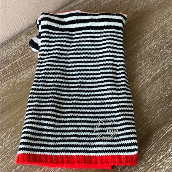 G by Guess Scarf - Picture 2 of 3